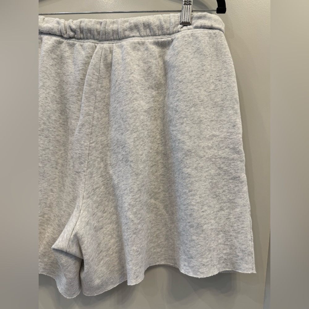 Gray PINK Sweat Shorts EUC Size Large - Picture 6 of 7